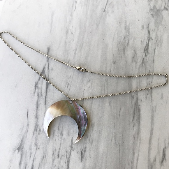 Genuine Mother of pearl crescent moon necklace - Picture 3 of 8